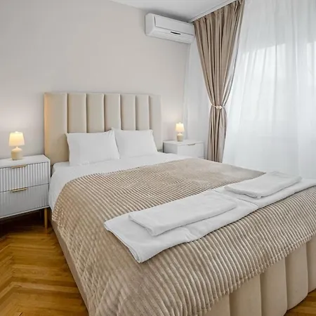 Center Apt-athenaeum&royal Palace View * Bucureşti