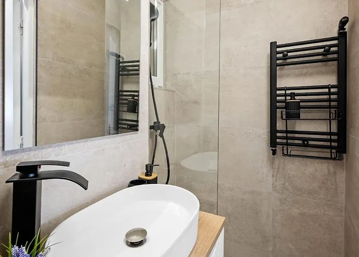 Center Apt-athenaeum&royal Palace View Apartman *