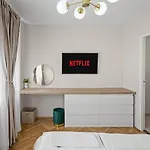 Center Apt-athenaeum&royal Palace View *